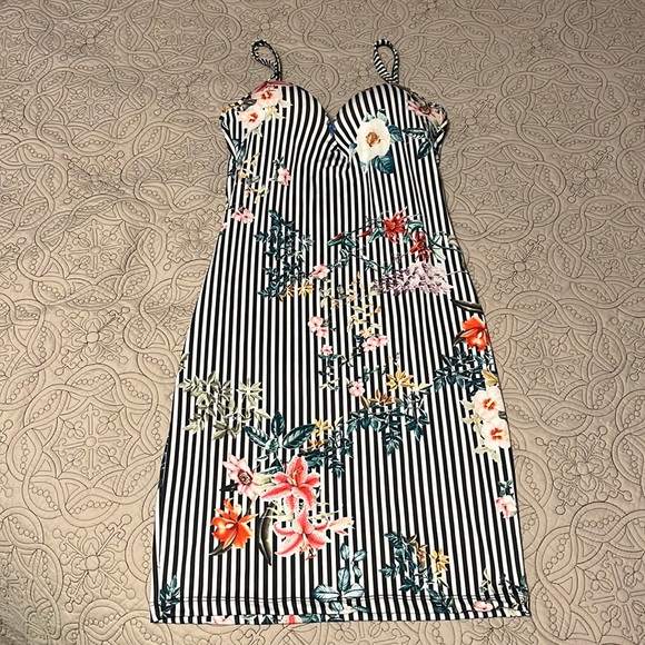 Nina M Pattern Dress (with padding) - Picture 1 of 6